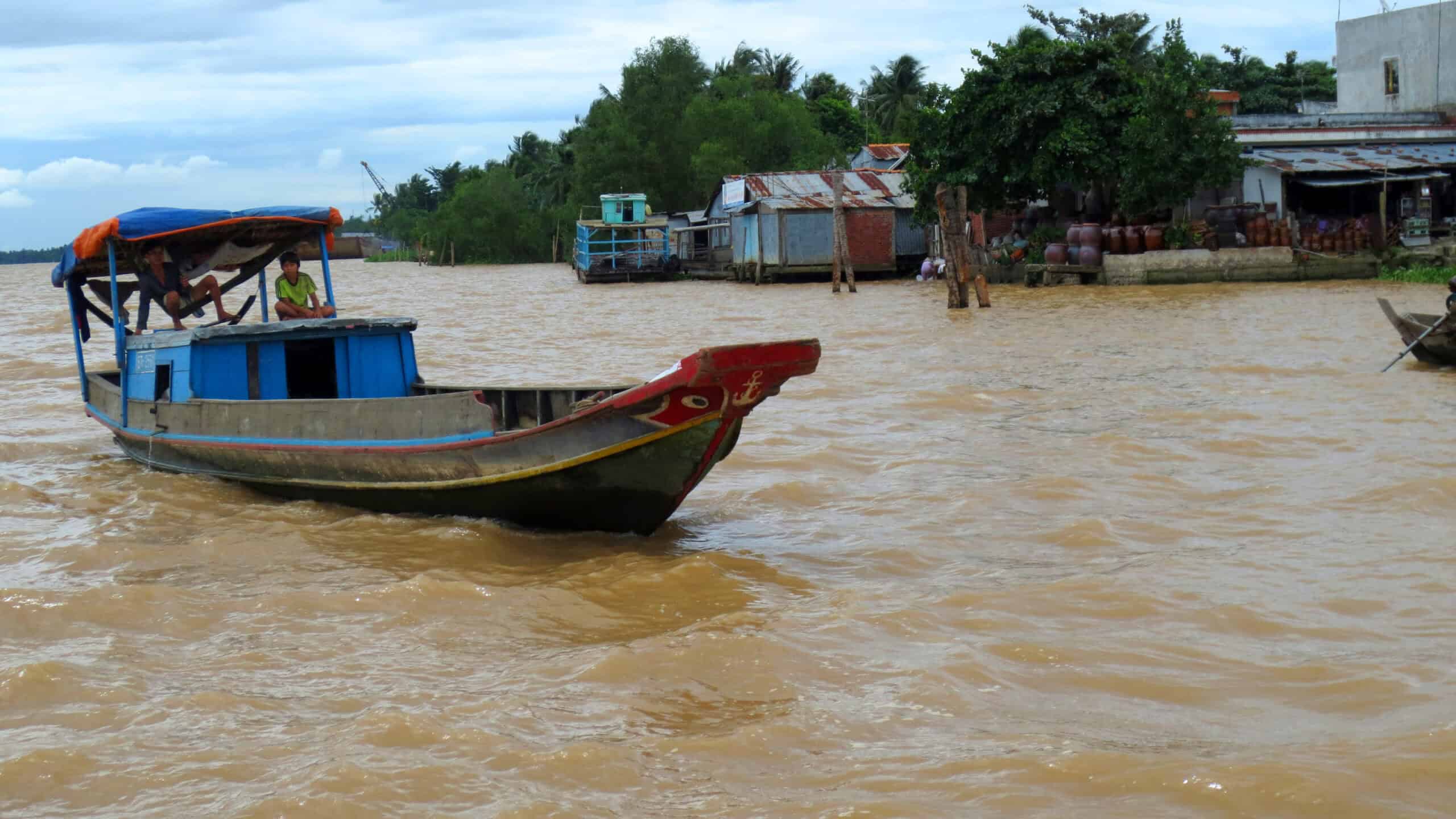 Tổng hợp những phương tiện giao thông đường thủy phổ biến nhất hiện nay, đó là phương tiện gì, các đại lý vé tàu uy tín nên biết,...