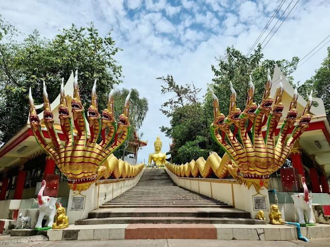 Chùa Phật Lớn Wat Phra Yai